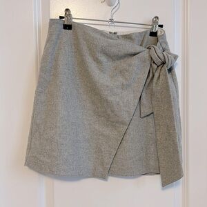 ARITZIA - Wilfred - Light grey tie front skirt - Size 8